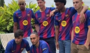 九游官方中心-玩嗨了！巴萨球衣宣传片花絮：亚马尔、莱万出镜，颠球、打乒乓球