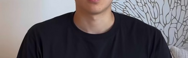 九游官方网站-😲杨瀚森肿着熊猫眼回复东契奇：谢谢关注 等你的手机号 赛场见